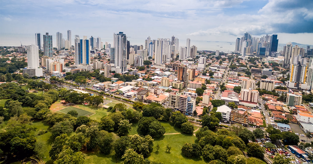 ¿Cuáles son las estrategias de desarrollo de la economía urbana?