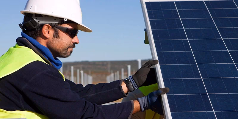 ¿Cuánto gana un ingeniero de energías renovables?