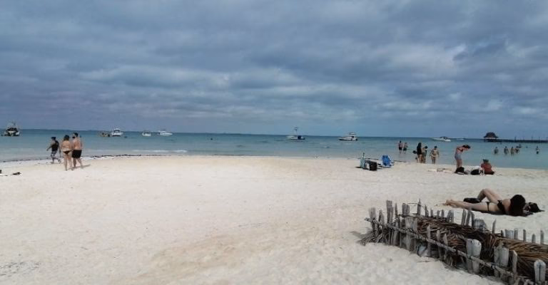 ¿Dónde puedo ver el clima en Isla Mujeres?