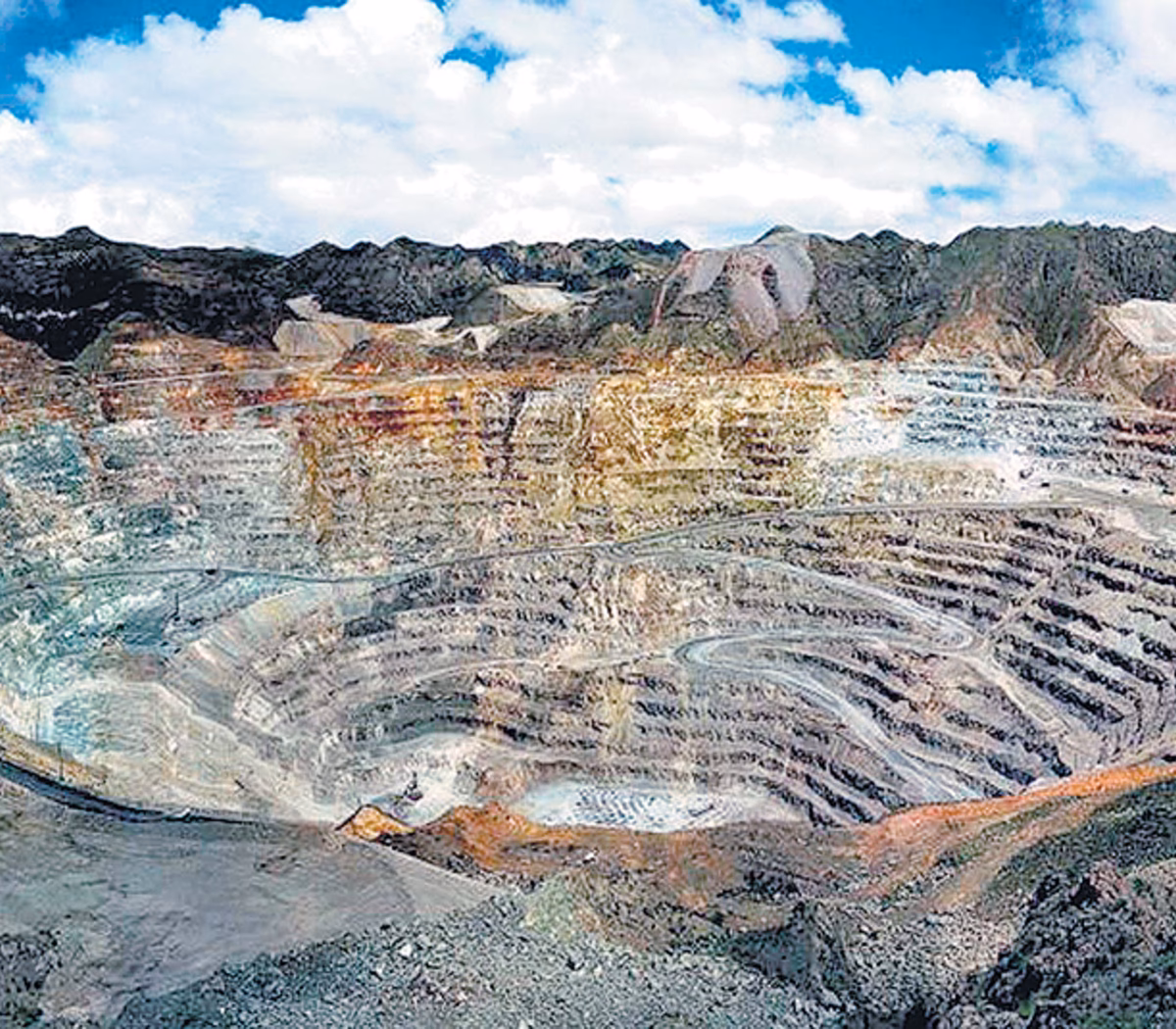 ¿Cuándo comenzó la explotación a cielo abierto de la Mina Aguilar?