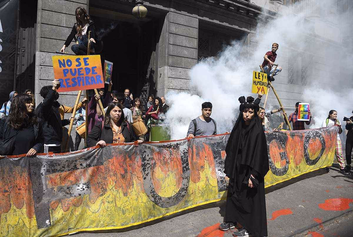 ¿Cuáles son los reclamos de las protestas contra el 1% que más gana, más contamina y más poder amasa?