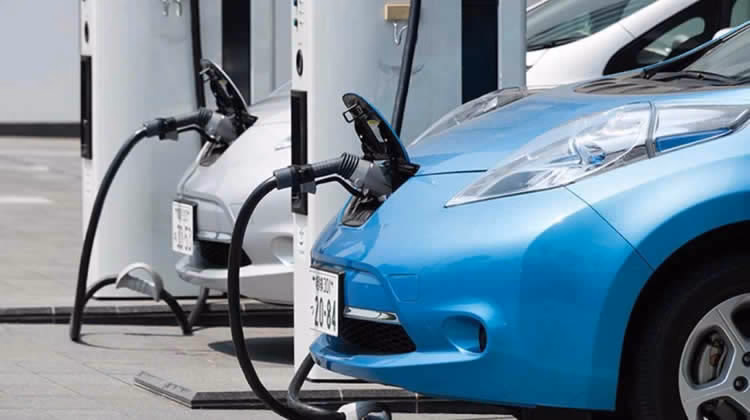 ¿Qué ley promueve la industria de vehículos eléctricos?