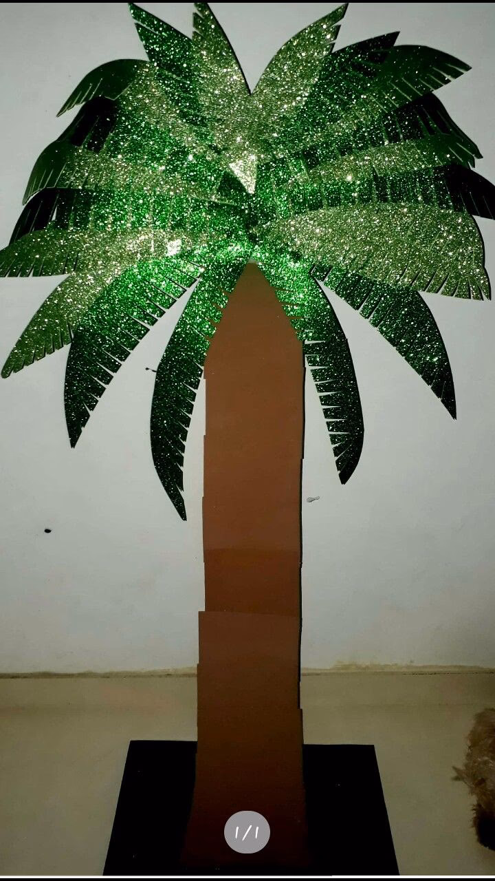 ¿Cuántos vectores y gráficos se encuentran disponibles para palmera logo?
