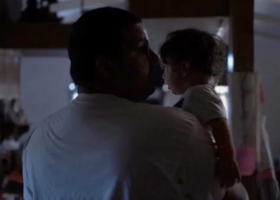 ¿Cuál es la diferencia entre maltrato infantil y adolescentes?