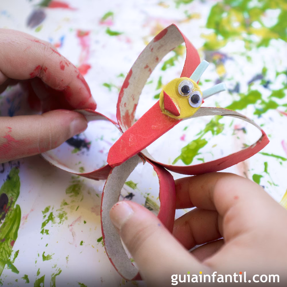 ¿Cómo enseñar a los niños a hacer papel reciclado?