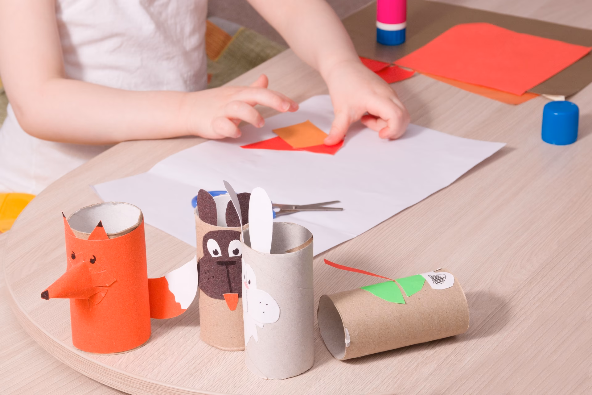 ¿Cómo hacer manualidades de reciclaje en botellas?