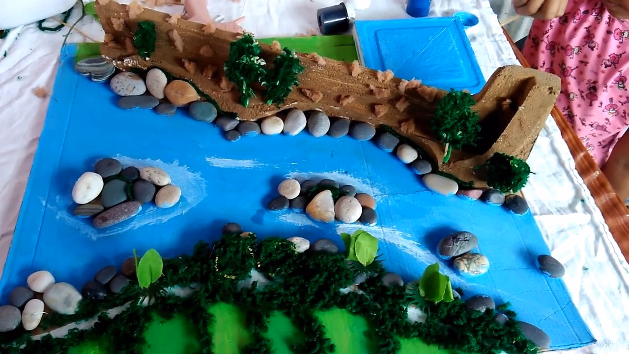 ¿Cuáles son las fuentes de contaminación del río Coata?