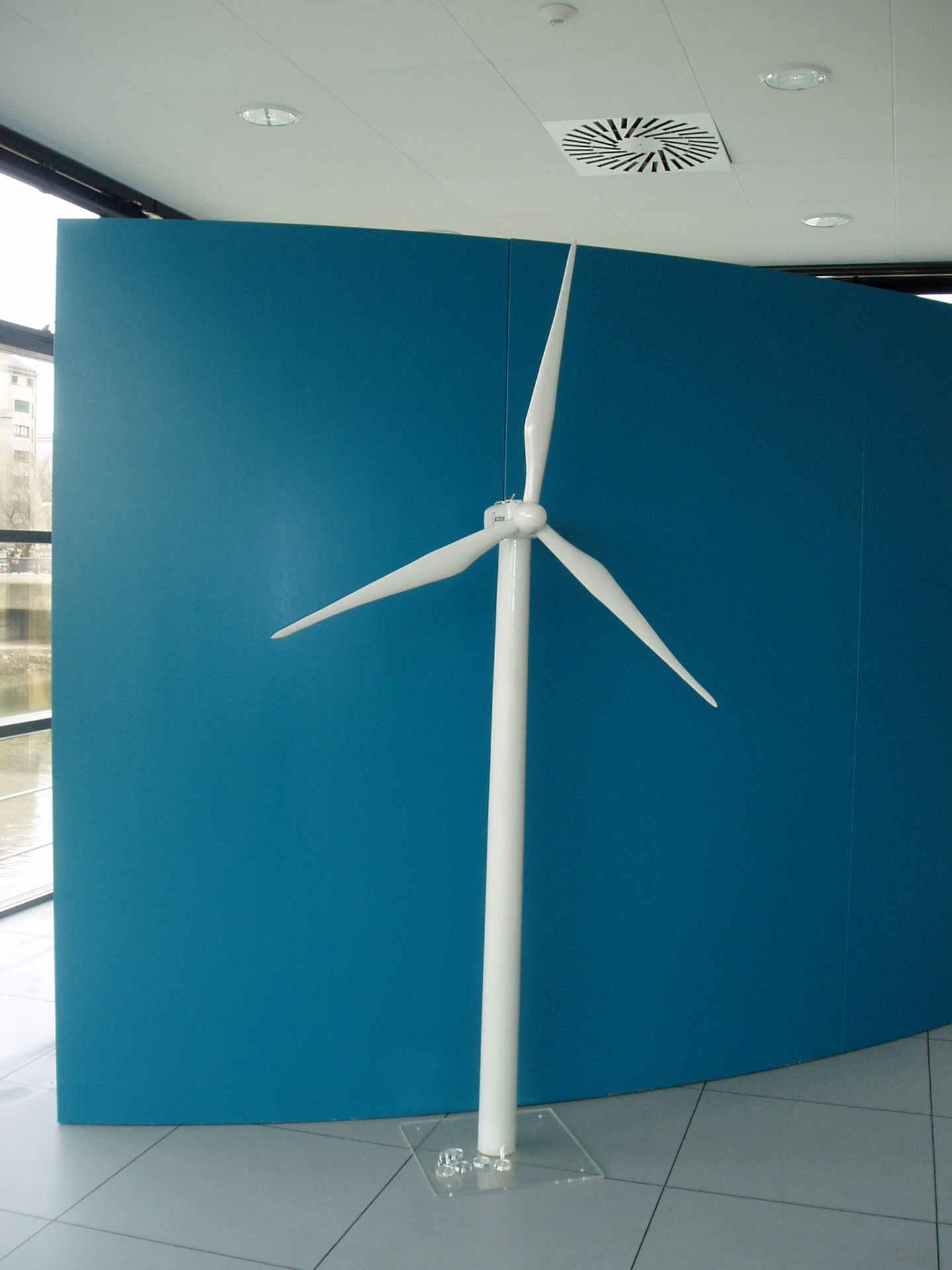 ¿Cómo se aprovecha la energía eólica manualmente?