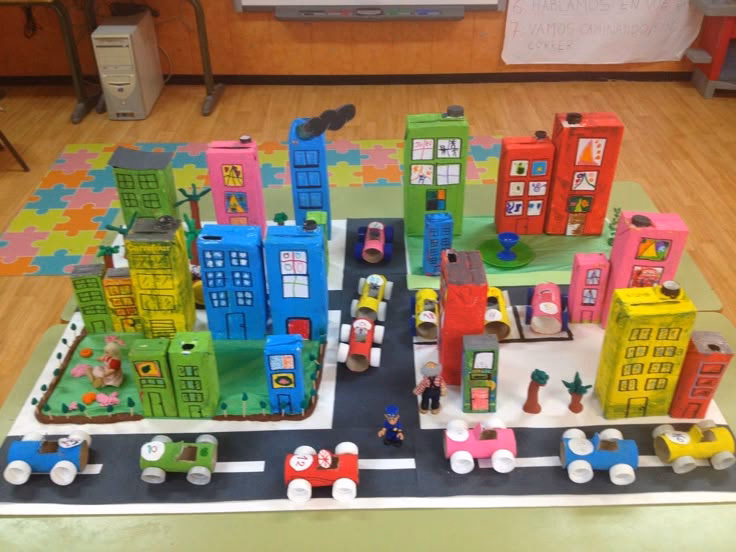 ¿Cuánto tiempo se tarda en hacer una maqueta de reciclaje?