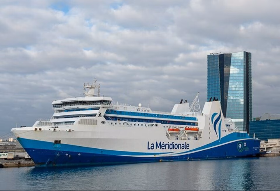 Are cruise ships causing pollution in Marseille?