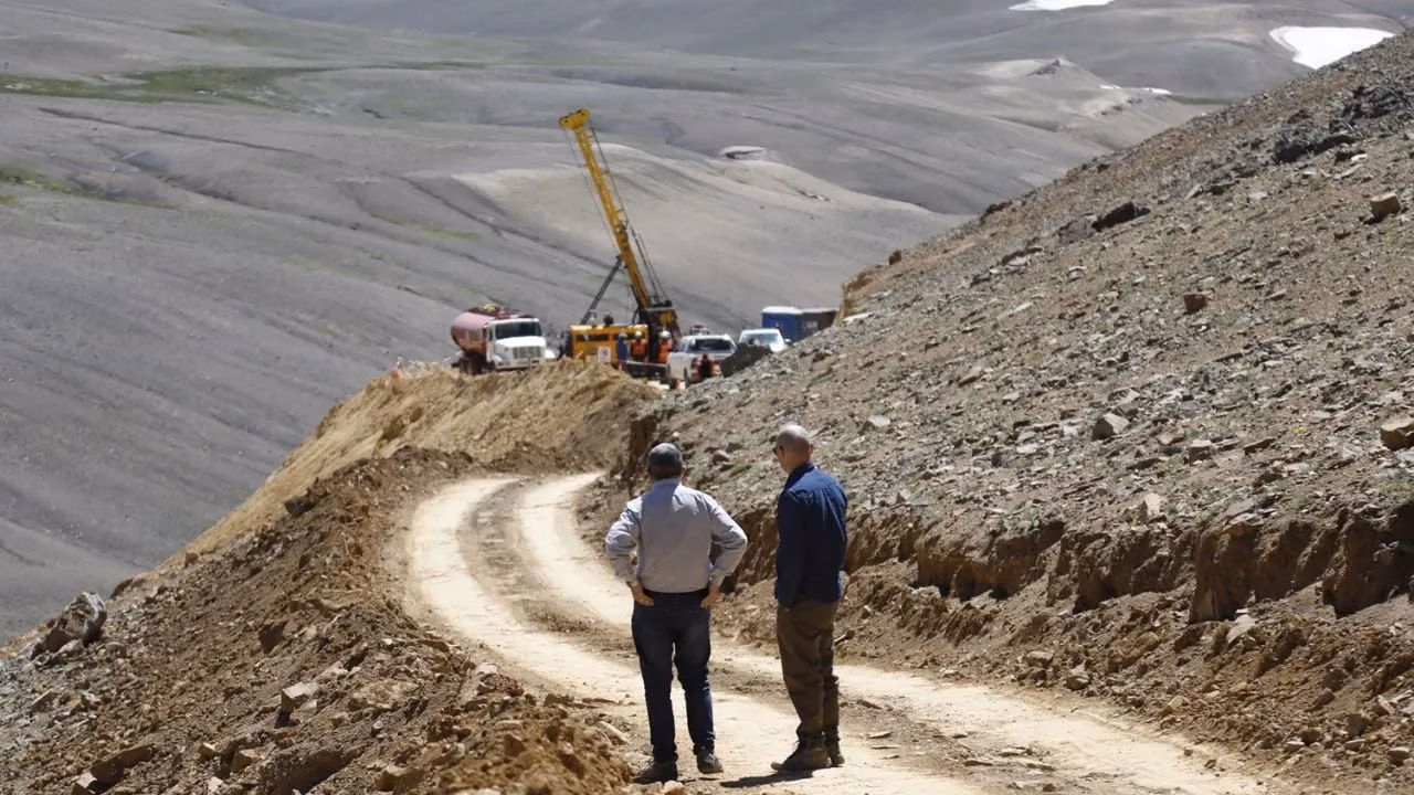¿Cuál fue el primer trabajo geológico de la provincia de Mendoza?