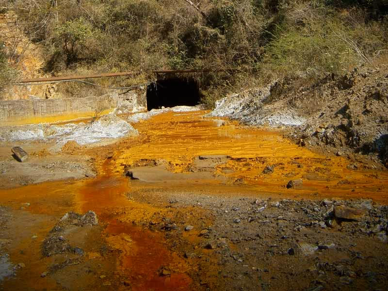 ¿Cuáles son las propiedades de la moscovita?