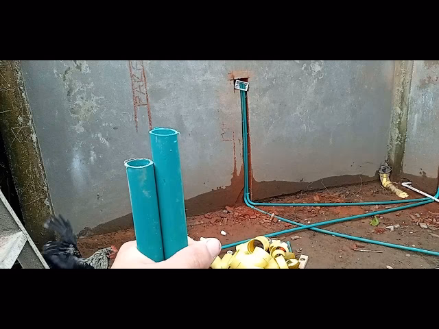 ¿Cuáles son las limitaciones de potencia eléctrica de carga para cañerías embutidas?