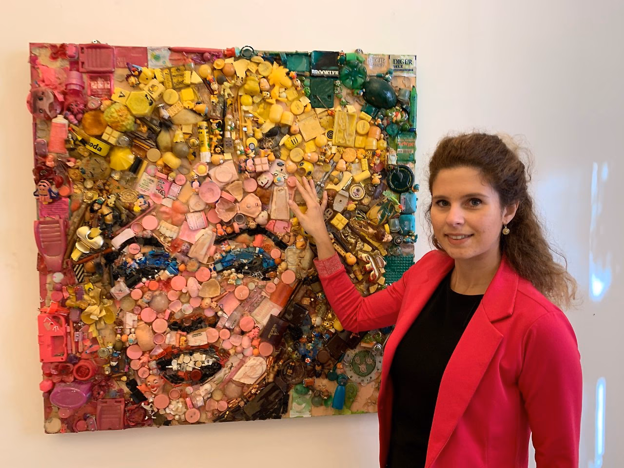 ¿Cuáles son los ejemplos de obras de arte reciclado?