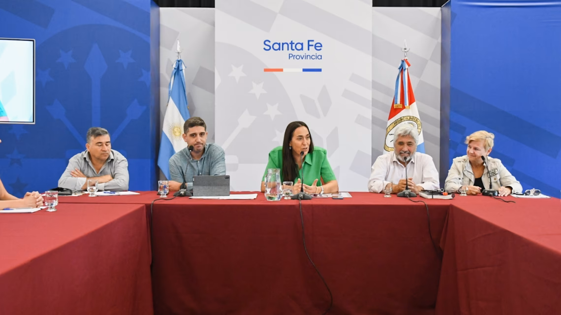 ¿Cuál es el número de la casa de gobierno de Santafe?