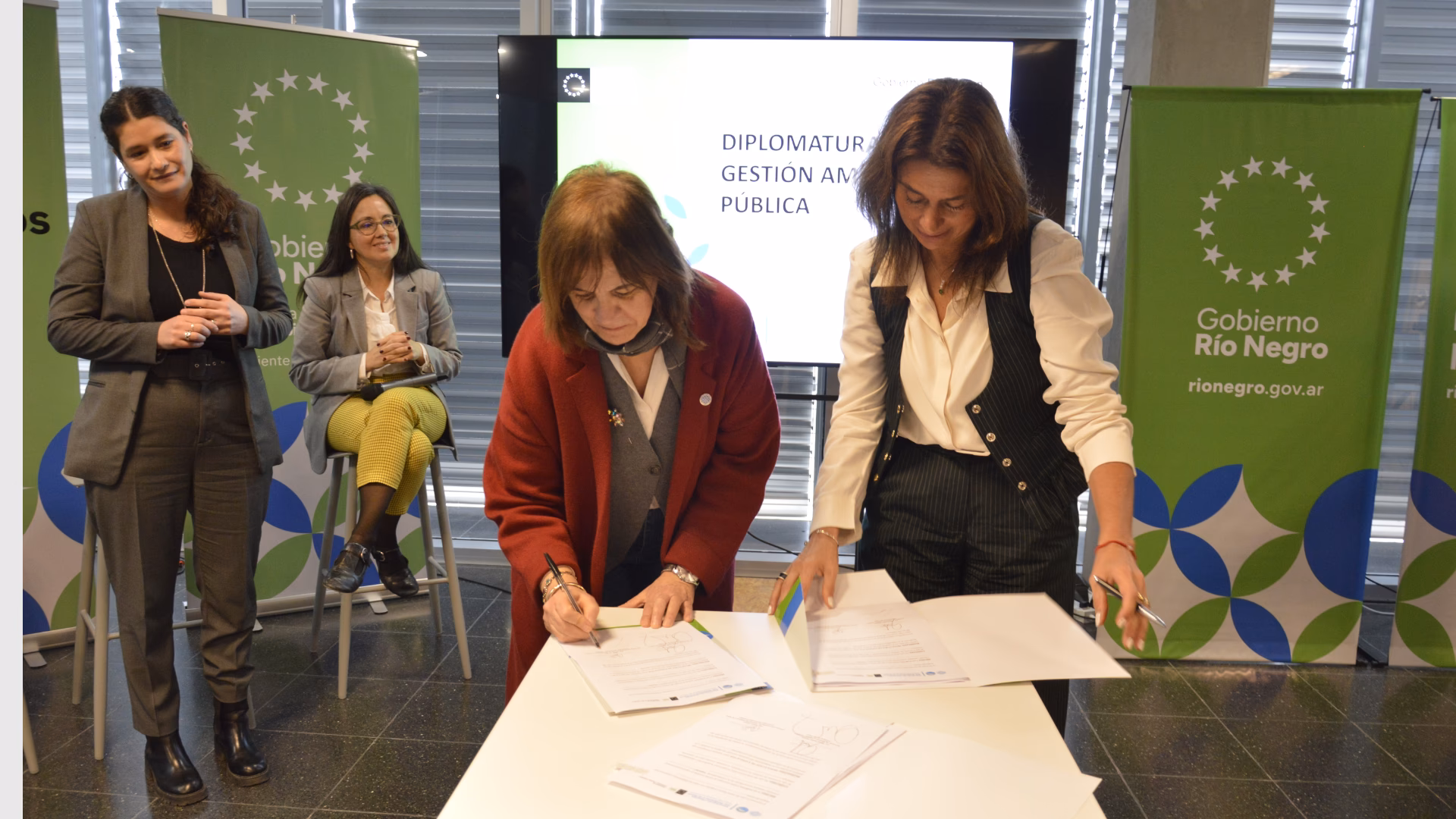 ¿Dónde se movilizan los candidatos a gobernador de Río Negro?