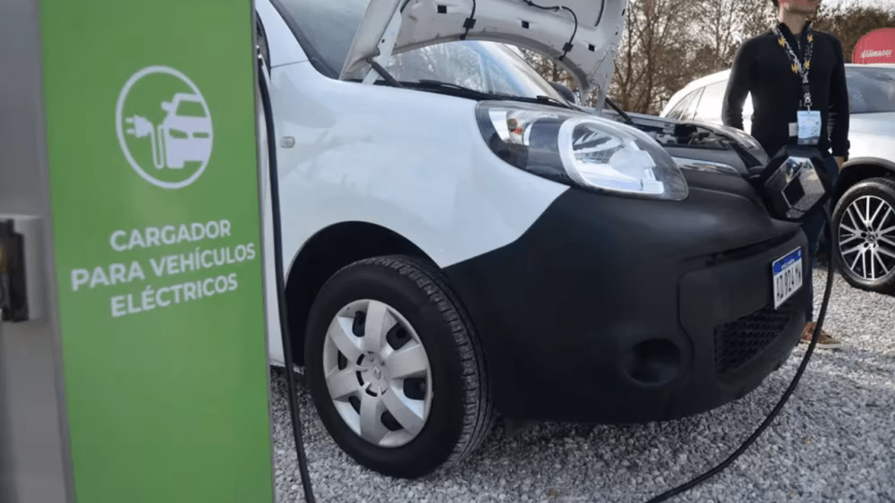 ¿Cuáles son los beneficios de los autos híbridos?