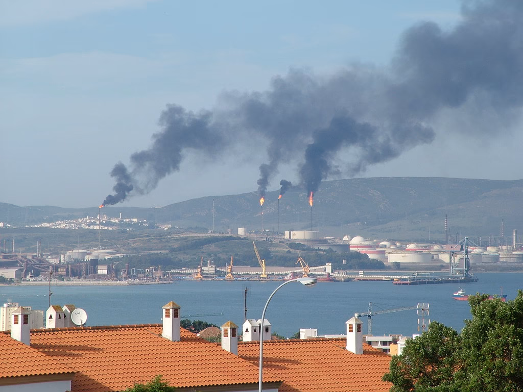 ¿Cómo afecta la petroquímica al medio ambiente?