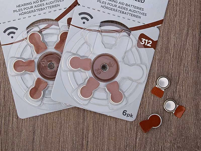 ¿Cuántas pilas de audifono hay en el pack especial?