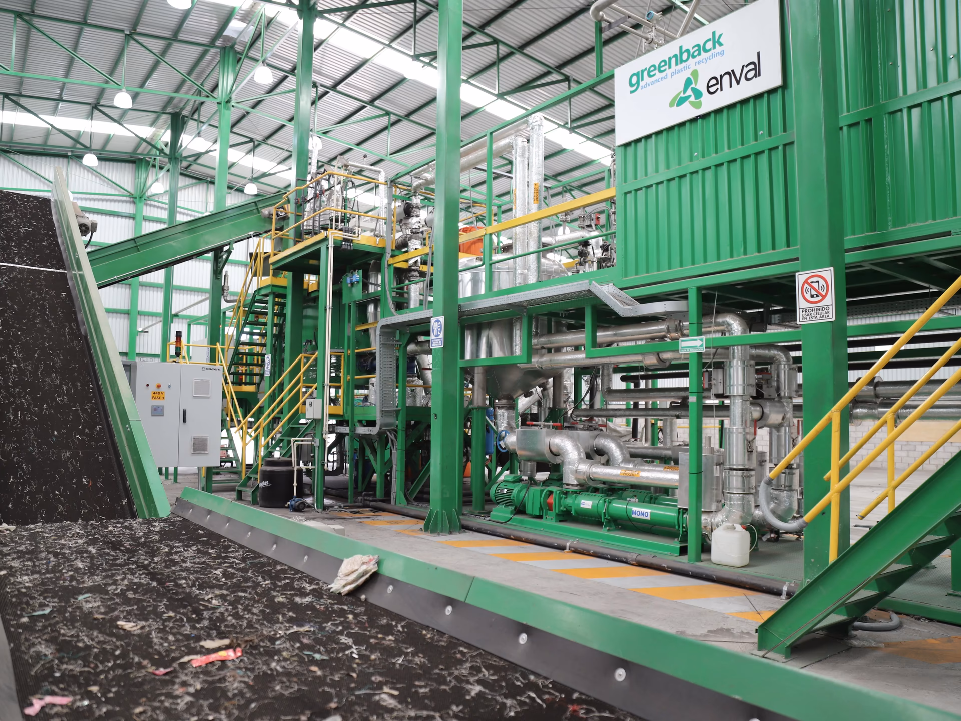¿Cuáles son los factores necesarios para la instalación de una planta recicladora de plástico?