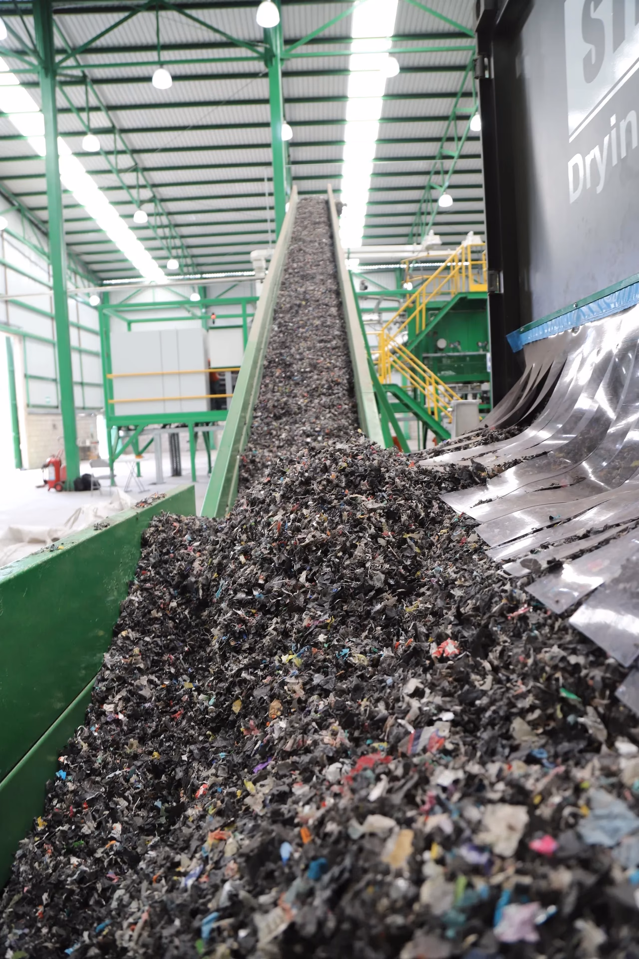 ¿Cuándo se estrena la planta de reciclaje de plásticos?