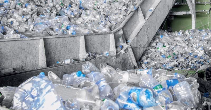 ¿Cuál es el triple impacto de la planta de reciclaje de plástico en Jujuy?