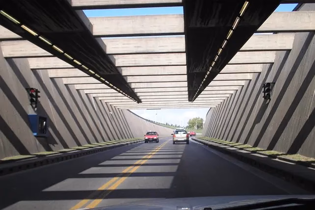 ¿Quién firmó el Tratado interprovincial del túnel subfluvial?