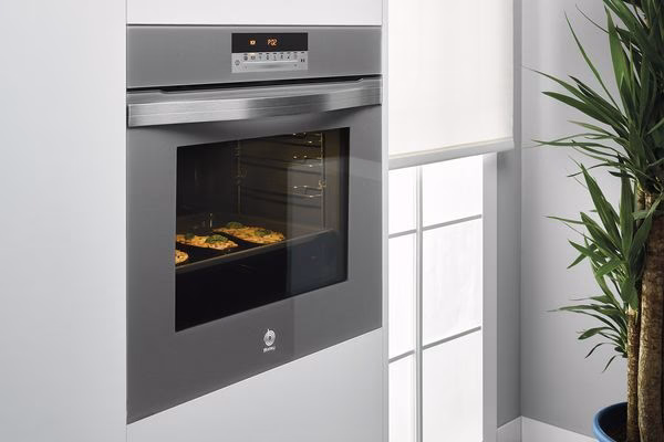 ¿Qué es mejor horno pirolítico o catalítico?