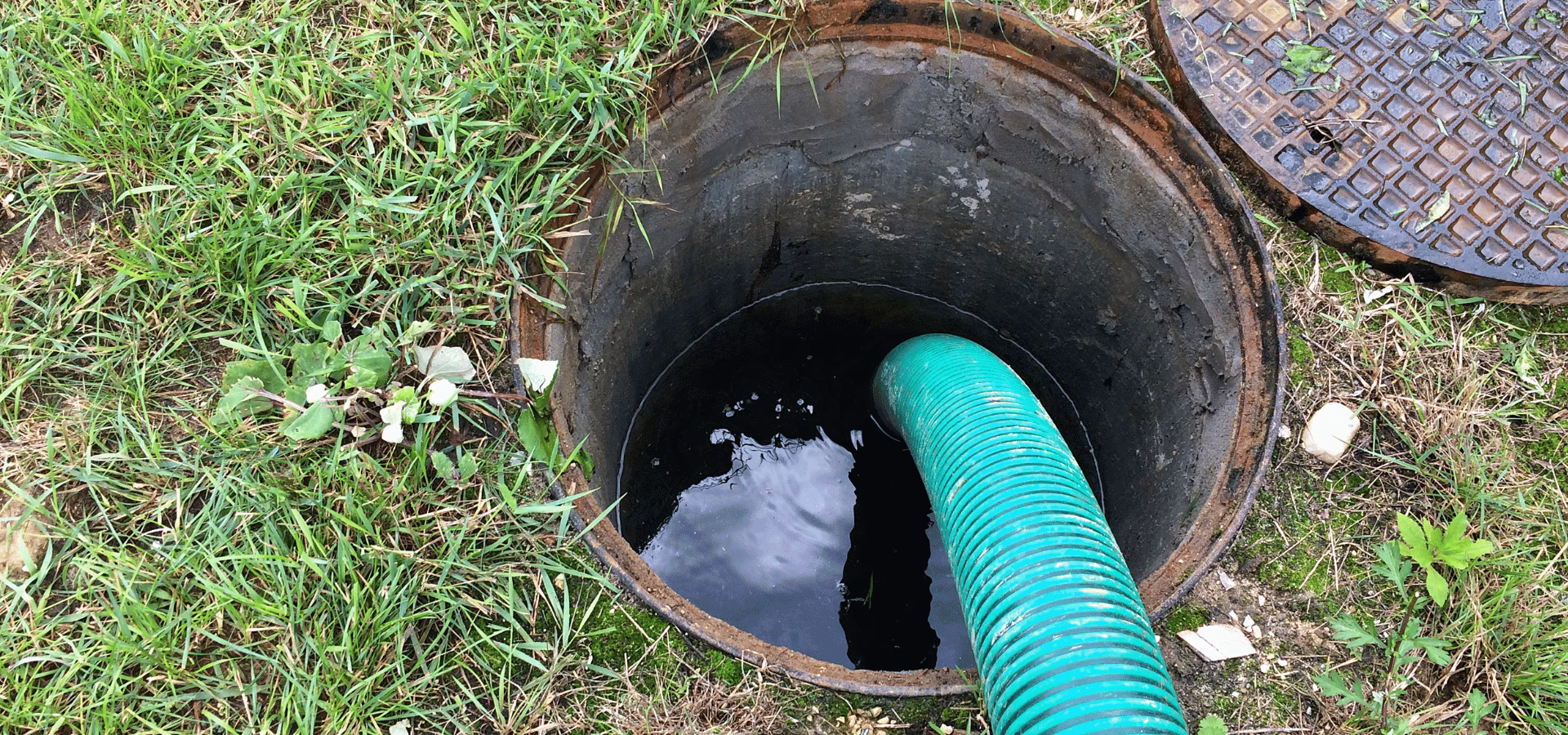 ¿Cuál es el riesgo de sanción por contaminación de los pozos ciegos?