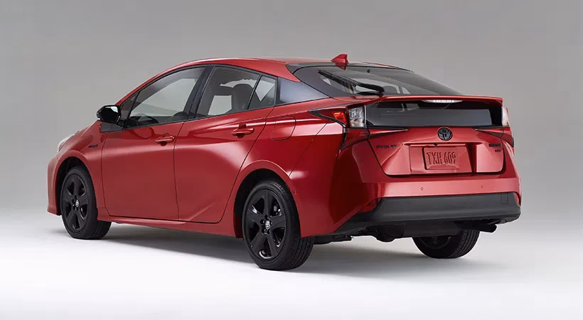 ¿Cuántos litros de maletero tiene el Toyota Prius híbrido?