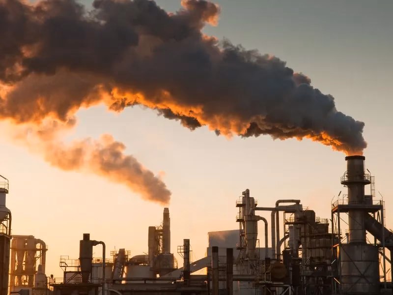 ¿Cuál es el volumen de la muestra de tolueno?