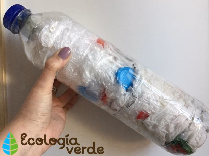 ¿Cómo easybrick transforma residuos comunes en ladrillos de plástico reciclado?