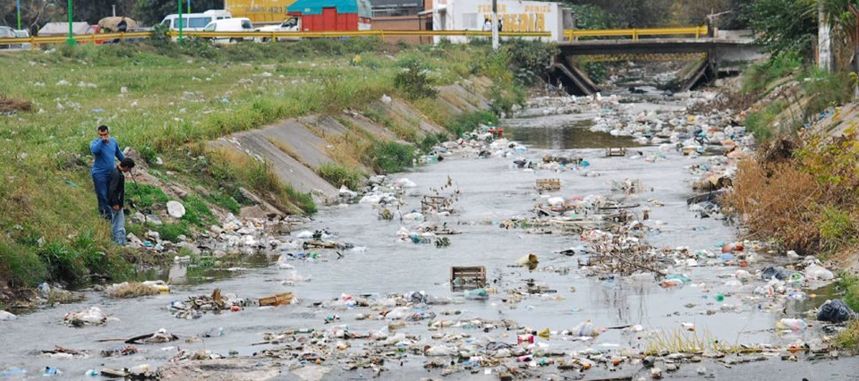 ¿Cuáles son las características de la empresa de sal en la cuenca del Pacífico?