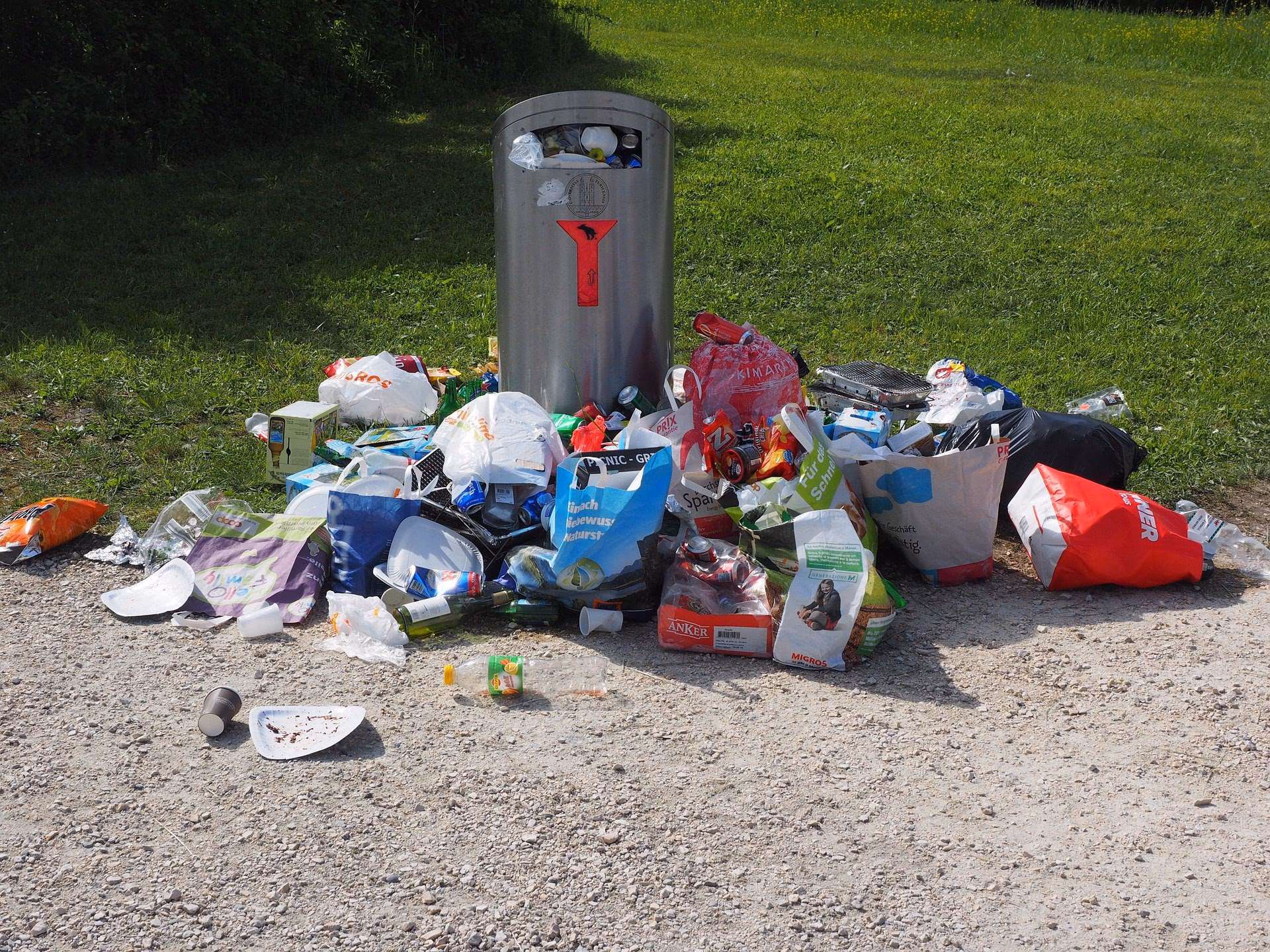 ¿Cómo se puede evitar la basura en las calles?