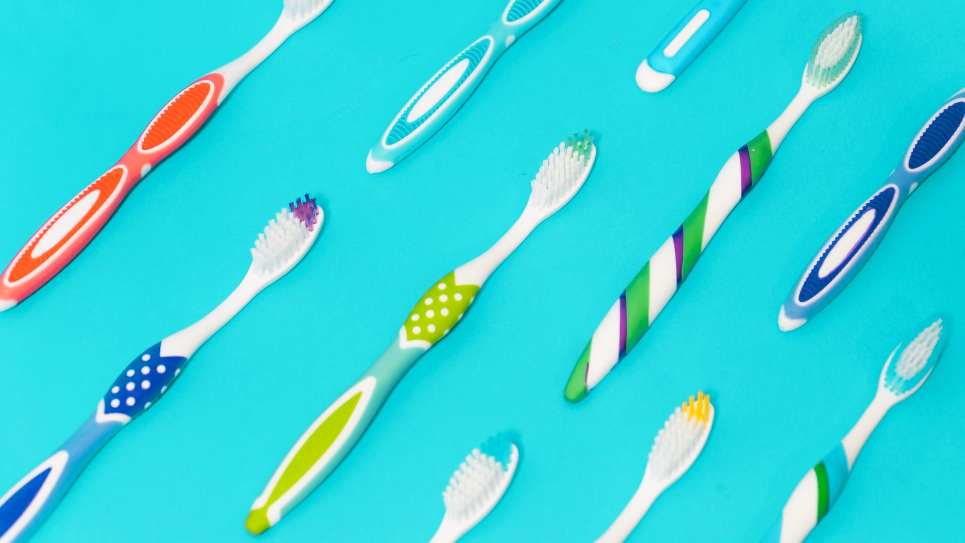 ¿Cuándo se inventó el cepillado dental?