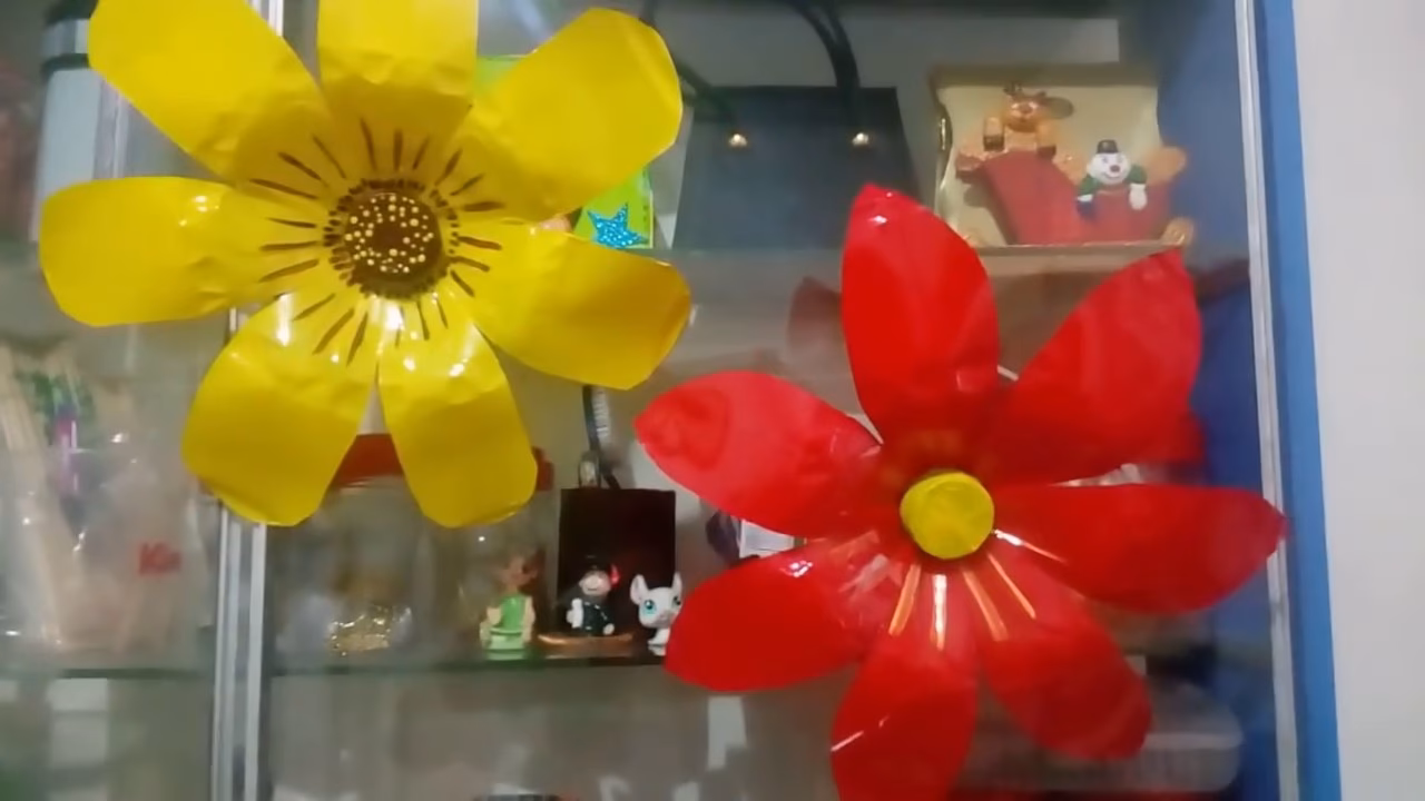 ¿Cómo hacer que las flores se disparen de la botella?