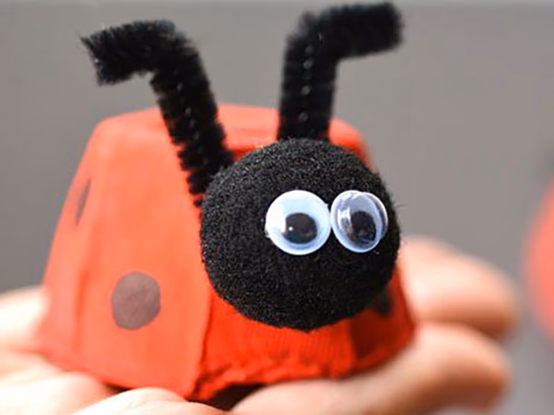 ¿Cuáles son las manualidades con papel y cartón para reciclar?