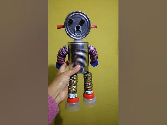 ¿Cómo reciclar latas y botellas de plástico?