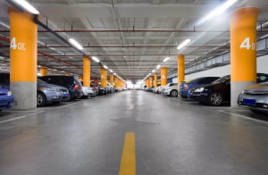 ¿Qué le pasó a un hombre en un estacionamiento de supermercado?