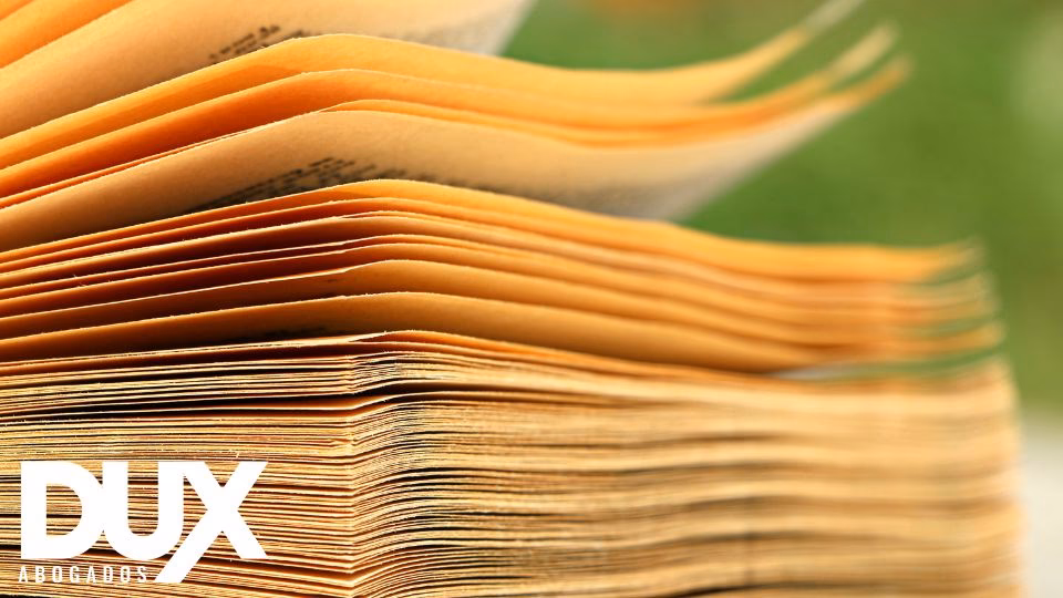 ¿Qué método adoptó el código al regular los contratos de consumo?