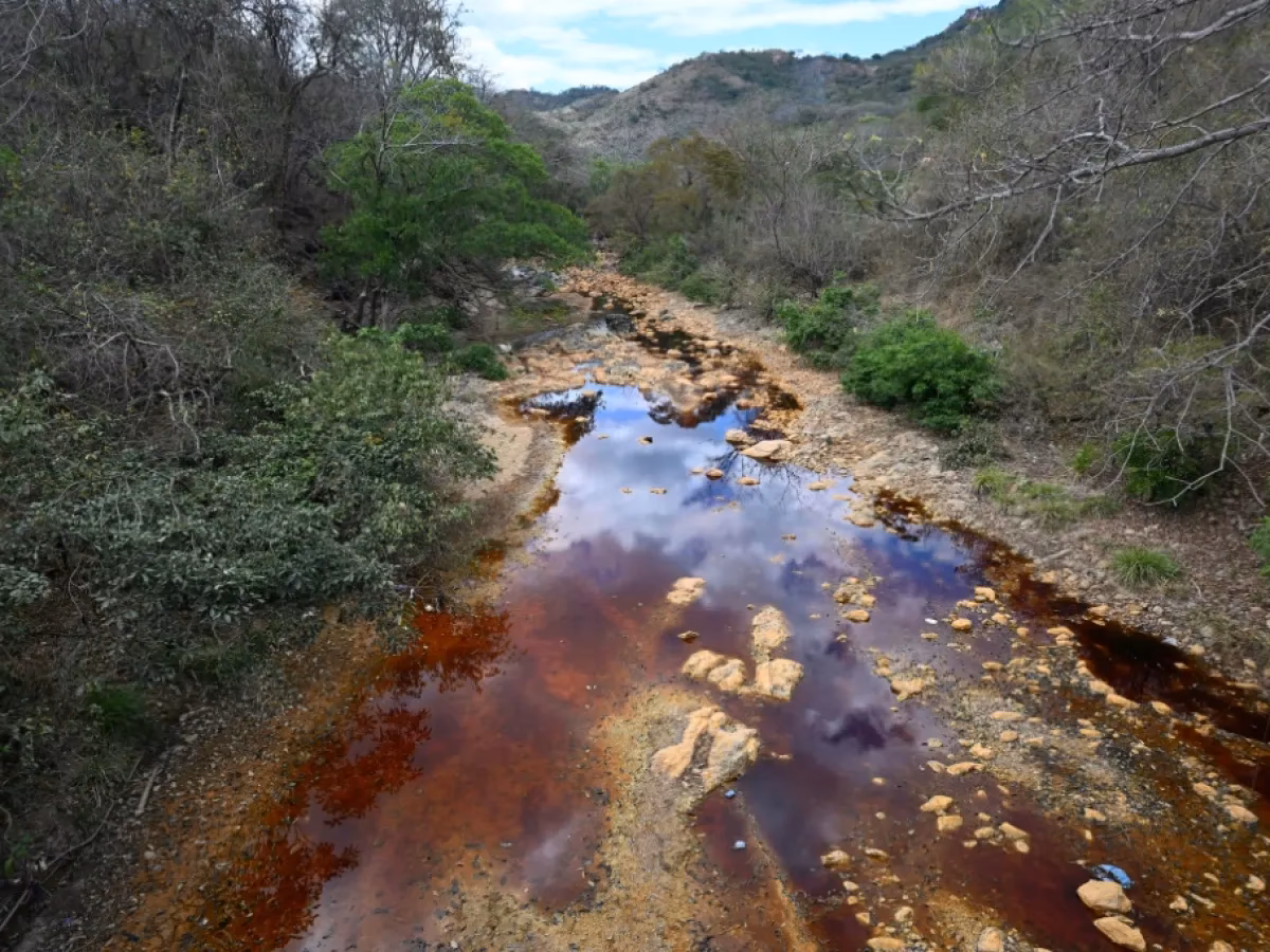 ¿Cómo está contaminado el río Amazonas?
