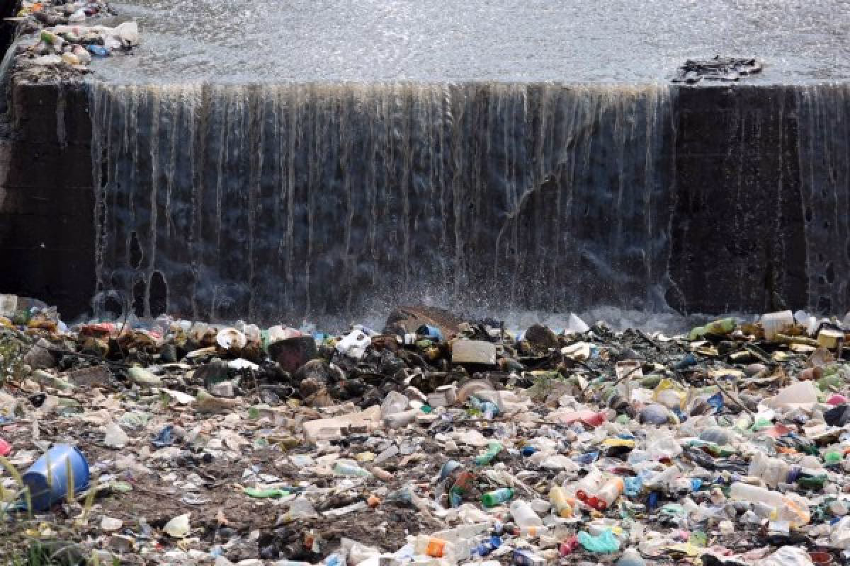 ¿Cuáles son las causas de la contaminación en los ríos hondureños?