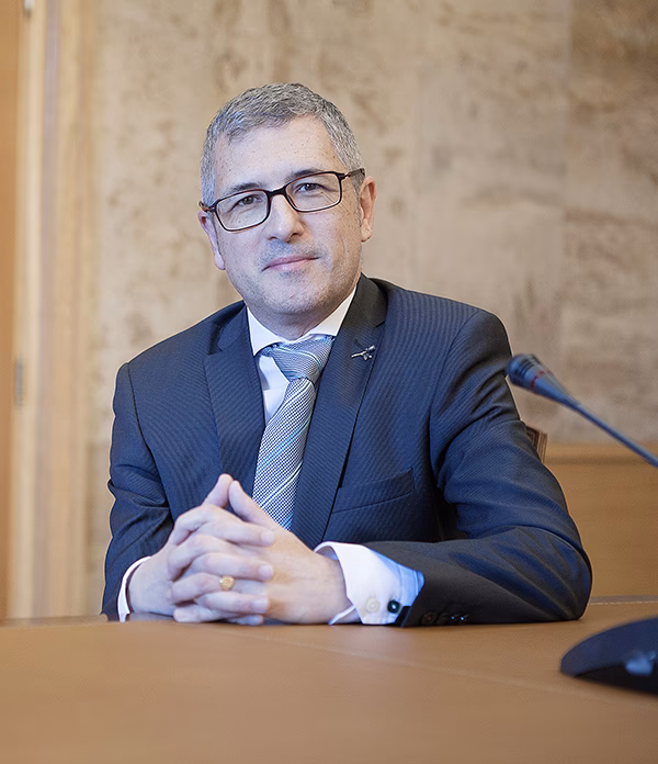 ¿Quién es el secretario de medio ambiente?