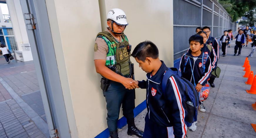 ¿Cuáles son los principales riesgos de seguridad en el sector educativo?