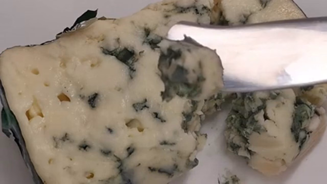 ¿Cómo eliminar los hongos del queso?