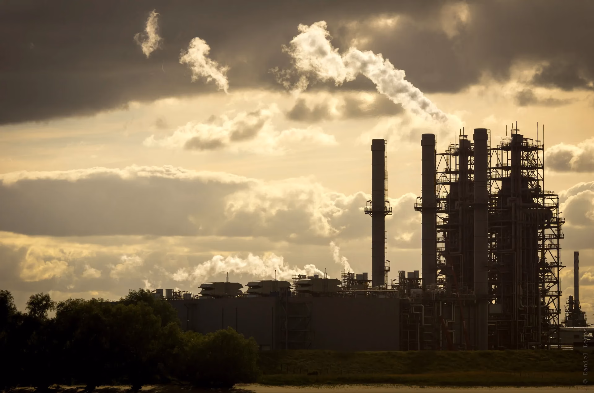 ¿Cómo afectan los problemas ambientales a las áreas urbanas?