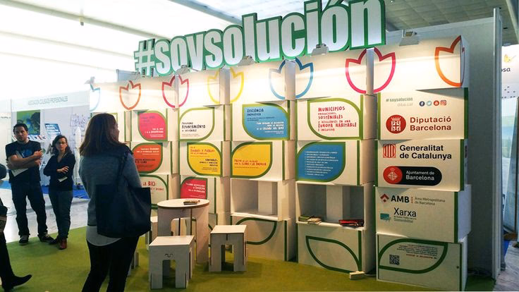 ¿Cómo encontrar proveedores y diseñadores de stands ecológicos?