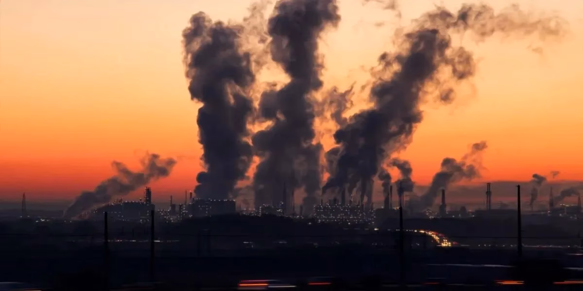 ¿Cuáles son los contaminantes de las grandes ciudades?