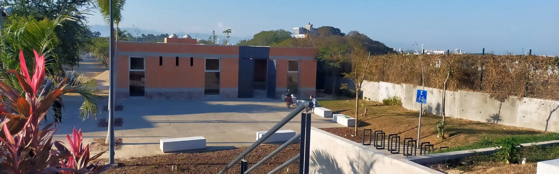 ¿Cuáles son las subdirecciones de la administración ambiental?