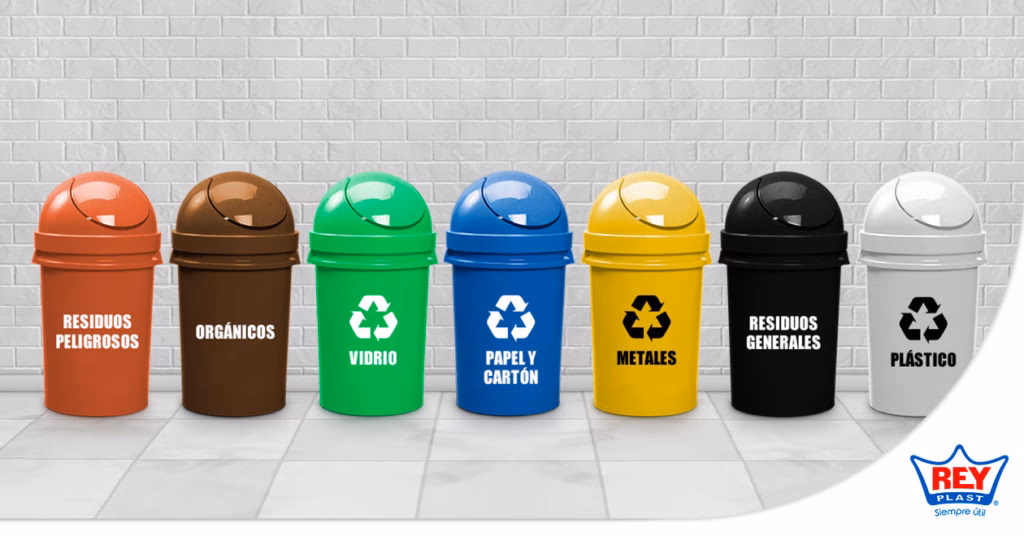 ¿Cuál es la capacidad de un tacho de basura?